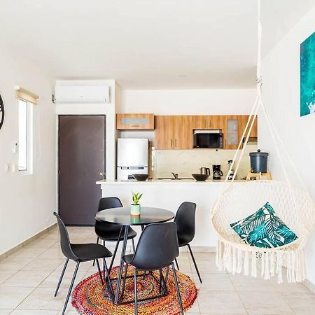 Lovely Cozy Apt W/Pool 2 Bedrooms. Great Location! بويرتو موريلوس المظهر الخارجي الصورة