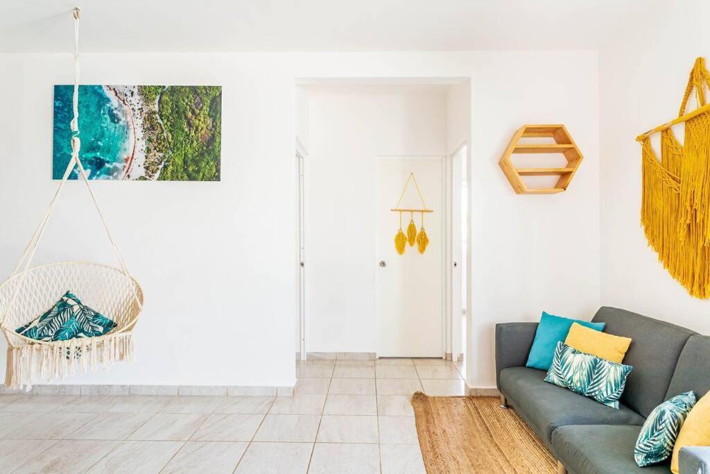 Lovely Cozy Apt W/Pool 2 Bedrooms. Great Location! بويرتو موريلوس المظهر الخارجي الصورة