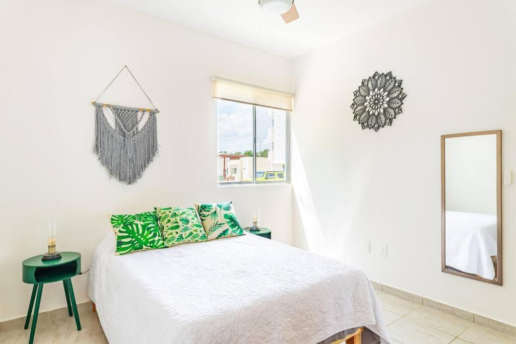Lovely Cozy Apt W/Pool 2 Bedrooms. Great Location! بويرتو موريلوس المظهر الخارجي الصورة