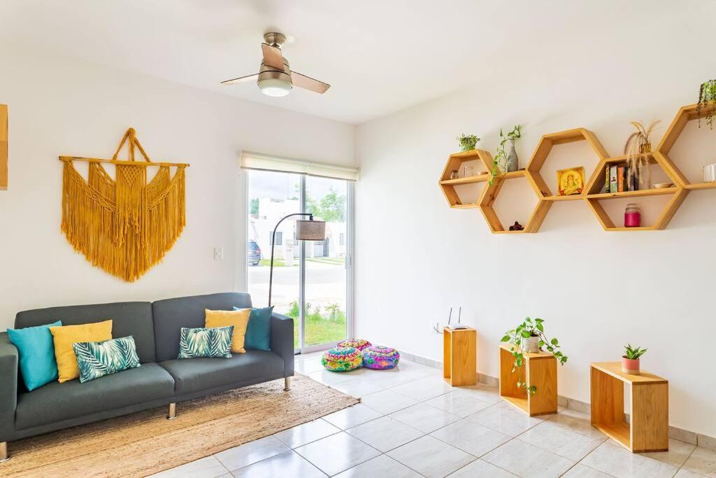 Lovely Cozy Apt W/Pool 2 Bedrooms. Great Location! بويرتو موريلوس المظهر الخارجي الصورة