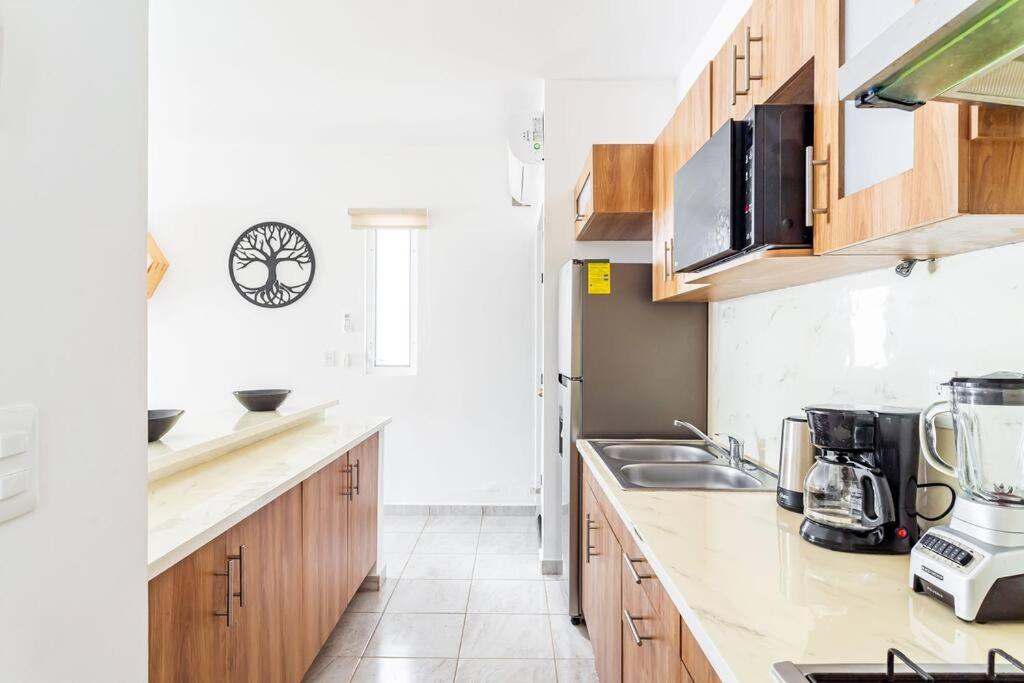 Lovely Cozy Apt W/Pool 2 Bedrooms. Great Location! بويرتو موريلوس المظهر الخارجي الصورة
