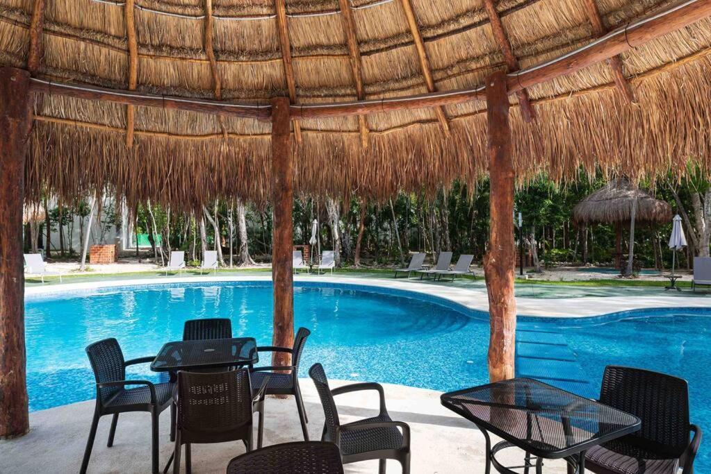 Lovely Cozy Apt W/Pool 2 Bedrooms. Great Location! بويرتو موريلوس المظهر الخارجي الصورة