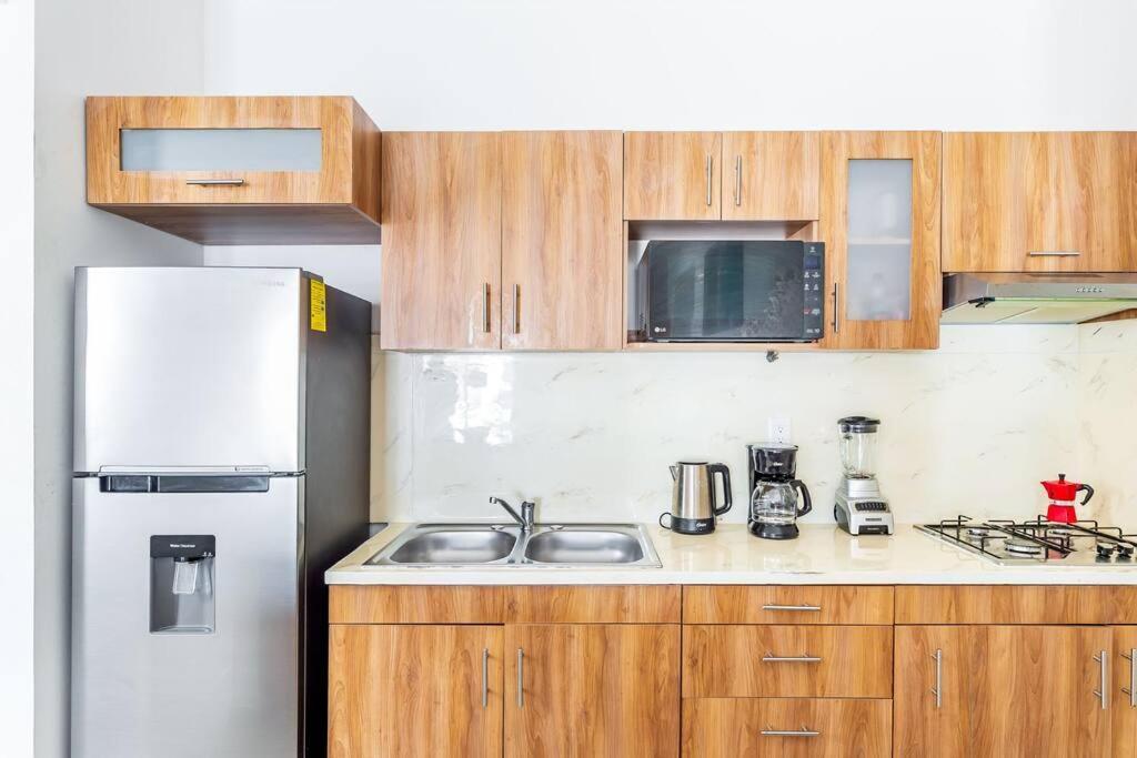 Lovely Cozy Apt W/Pool 2 Bedrooms. Great Location! بويرتو موريلوس المظهر الخارجي الصورة